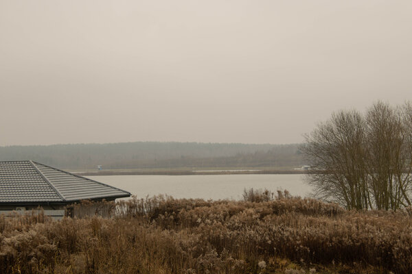 Расположение у водохранилища